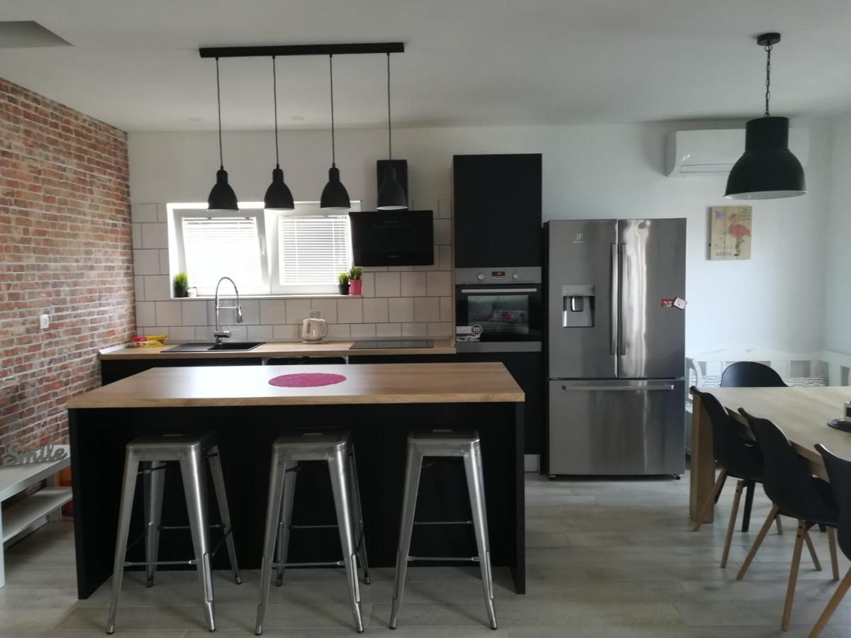 Apartmani Radic Rg Rogoznica  Esterno foto
