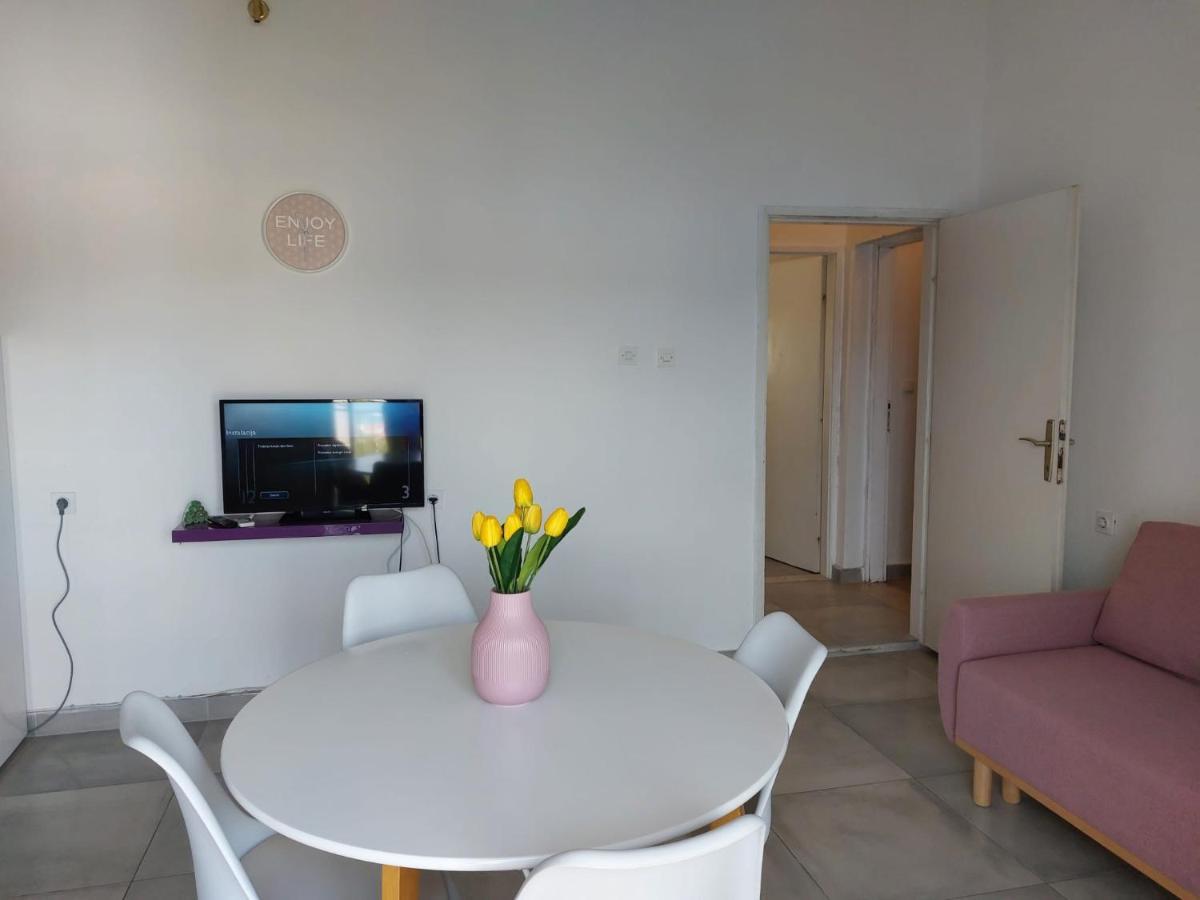 Apartmani Radic Rg Rogoznica  Esterno foto