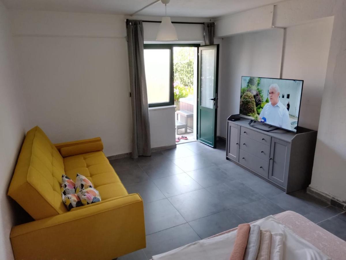 Apartmani Radic Rg Rogoznica  Esterno foto